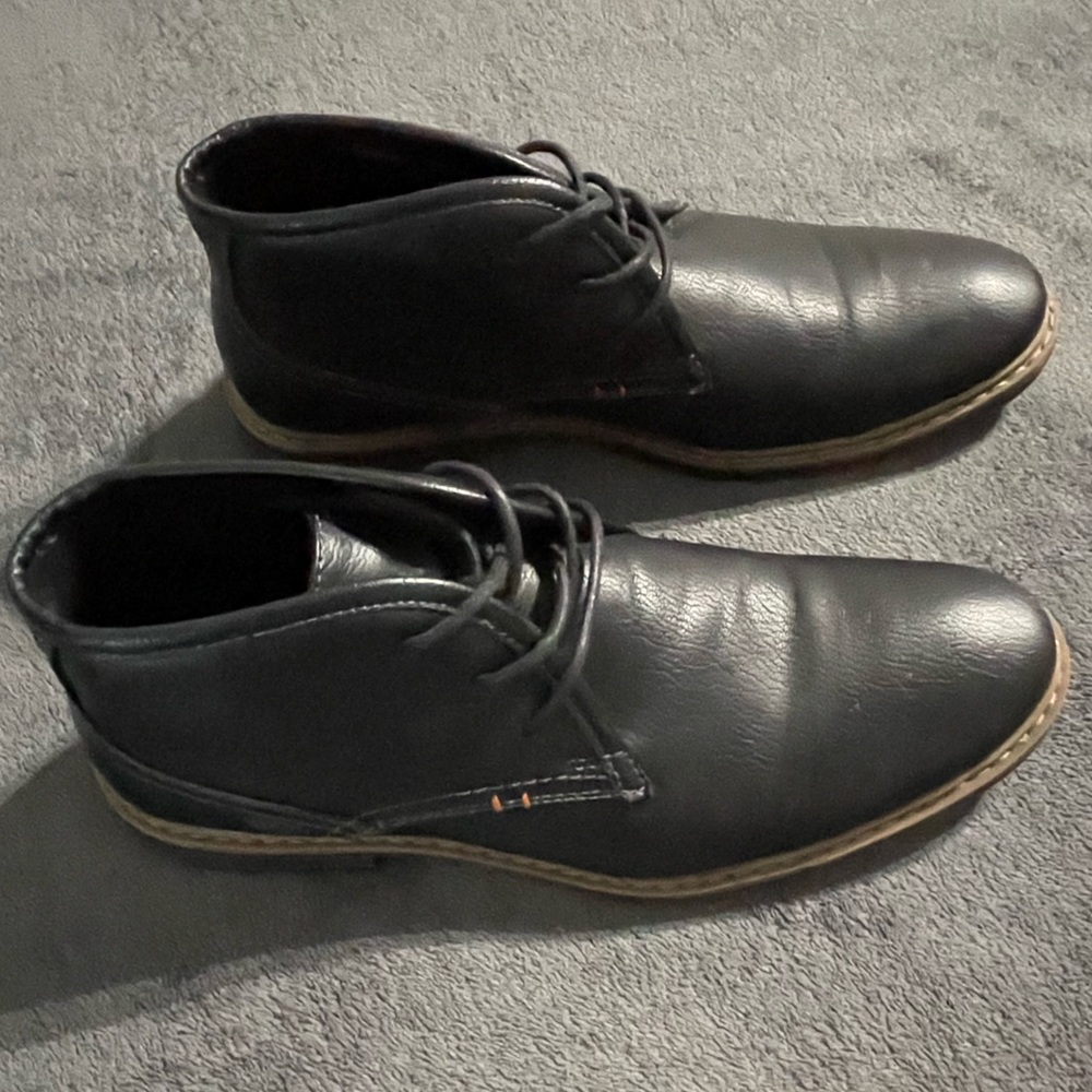 Black tie dress shoes